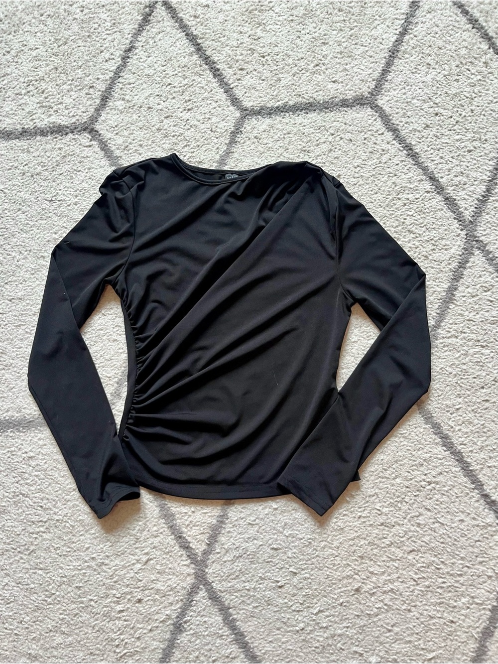 Women's Black Long-Sleeve Ruched Side Top